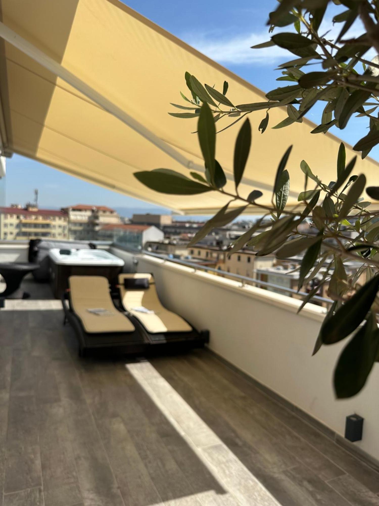 18 Dante Luxury Suites Cagliari Ngoại thất bức ảnh