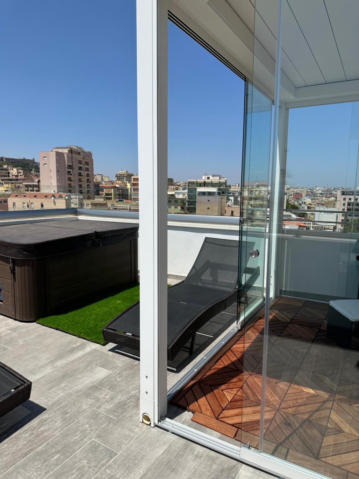 18 Dante Luxury Suites Cagliari Ngoại thất bức ảnh