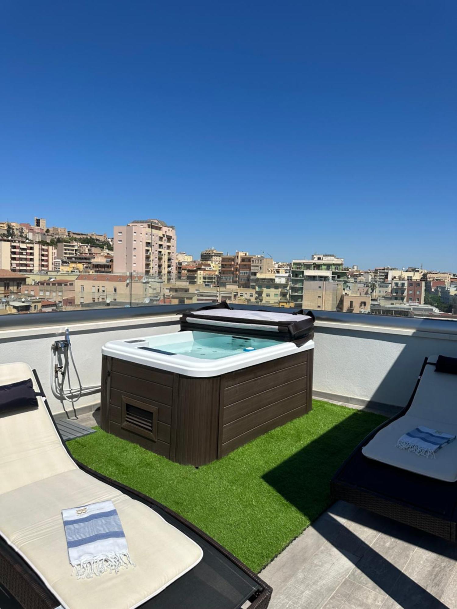 18 Dante Luxury Suites Cagliari Ngoại thất bức ảnh